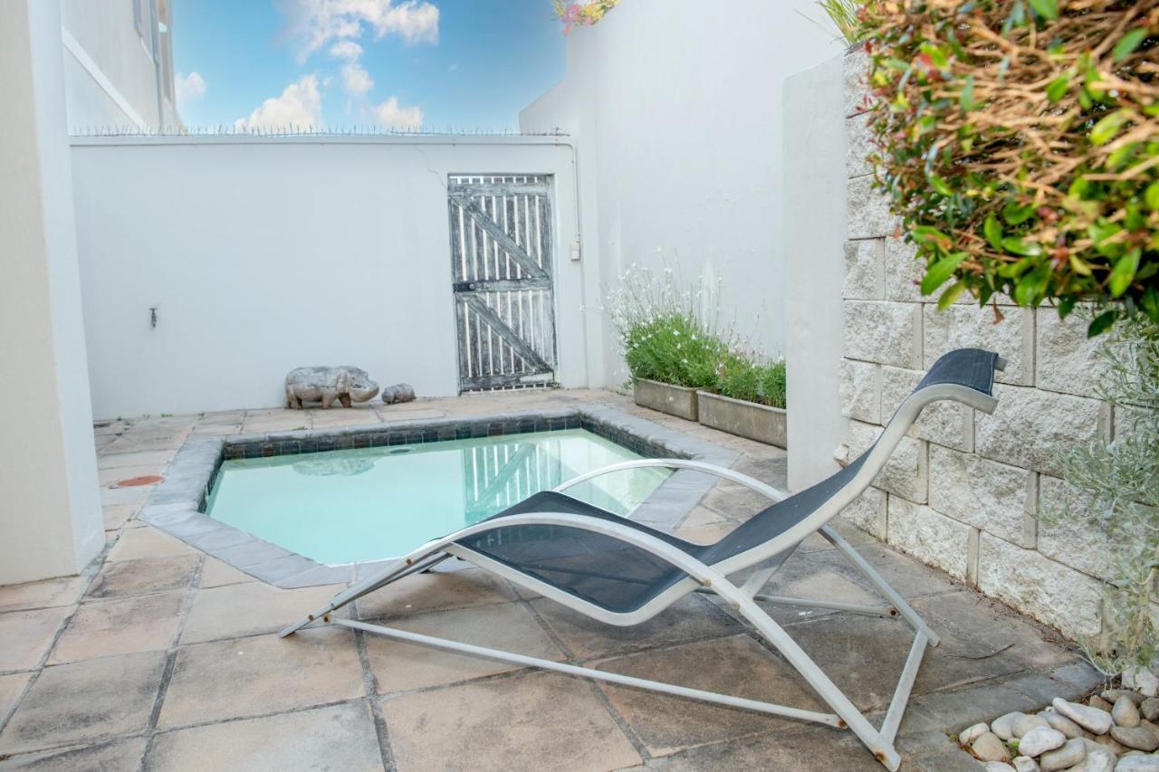 Camps Bay Guest Suite With Private Pool ケープタウン エクステリア 写真