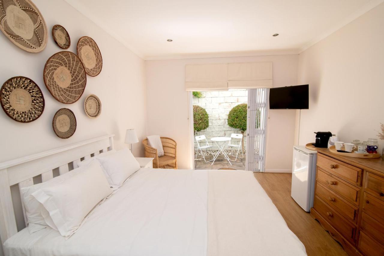 Camps Bay Guest Suite With Private Pool ケープタウン エクステリア 写真